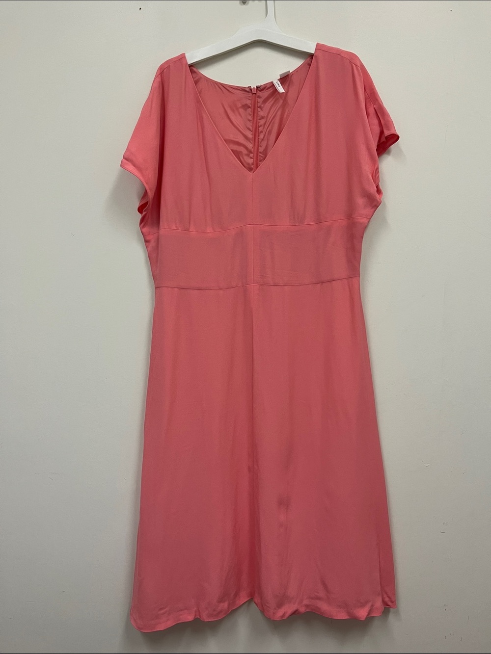 Lewit Coral V-Neck Midi Dress size 12